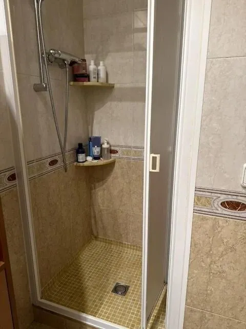 Comfortable Room In Shared Apartment In L'Eixample Barcelona