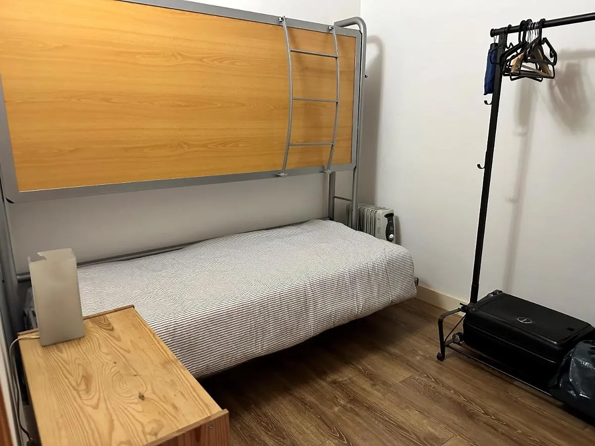 Comfortable Room In Shared Apartment In L'Eixample Barcelona
