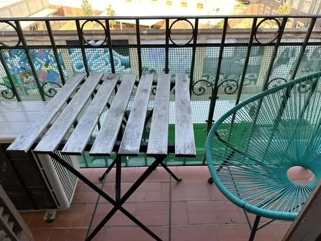 Comfortable Room In Shared Apartment In L'Eixample Barcelona Spain
